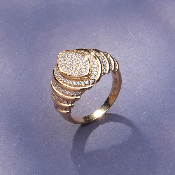 Duży pozłacany pierścionek z dekorem z cyrkoniami. PASSAGE DE PRINCES