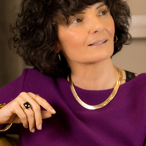 K – Kosmitka. Delikatny pierścionek z literką K