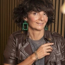 Naszyjnik z łańcuszka ozdobiony cyrkoniami. LEKKI