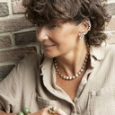 Sztywna złota bransoletka z dwiema kulami khaki. KHAKI NA CIEPŁO