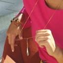 Pozłacany naszyjnik z dużym szlifowanym kamieniem. KLASYKA STYLU