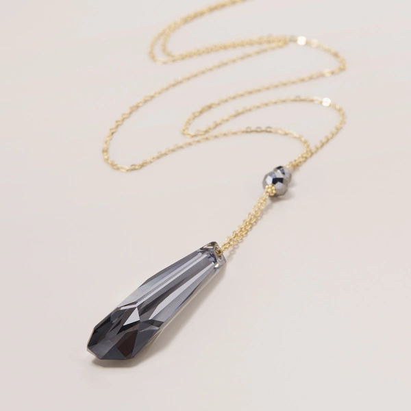 Pozłacany naszyjnik z dużym szlifowanym kamieniem. KLASYKA STYLU