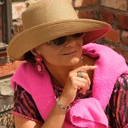 Szeroki pierścionek z pozłacanych ogniw ze stali. LA DEFENSE