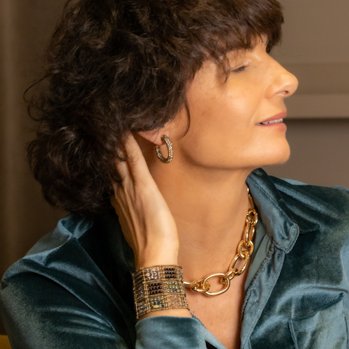 FUERZA EN LA SENCILLES. Collar de cadena sobredorada