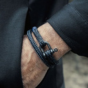 CABO VERDE. Pulsera azul oscuro con grillete