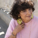 Naszyjnik z łańcuszka ozdobiony cyrkoniami. LEKKI