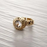 Biały, przezroczysty