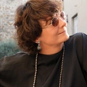 Posrebrzane kolczyki wiszące z szarymi kryształami. KOBIETA ZE STALI