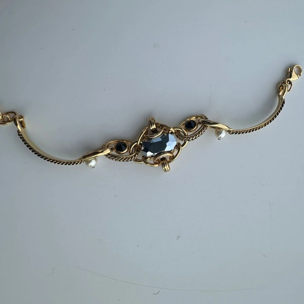 Sztywna złocona bransoletka z perłami i kryształami. FRANCUSKIE SŁODKOŚCI