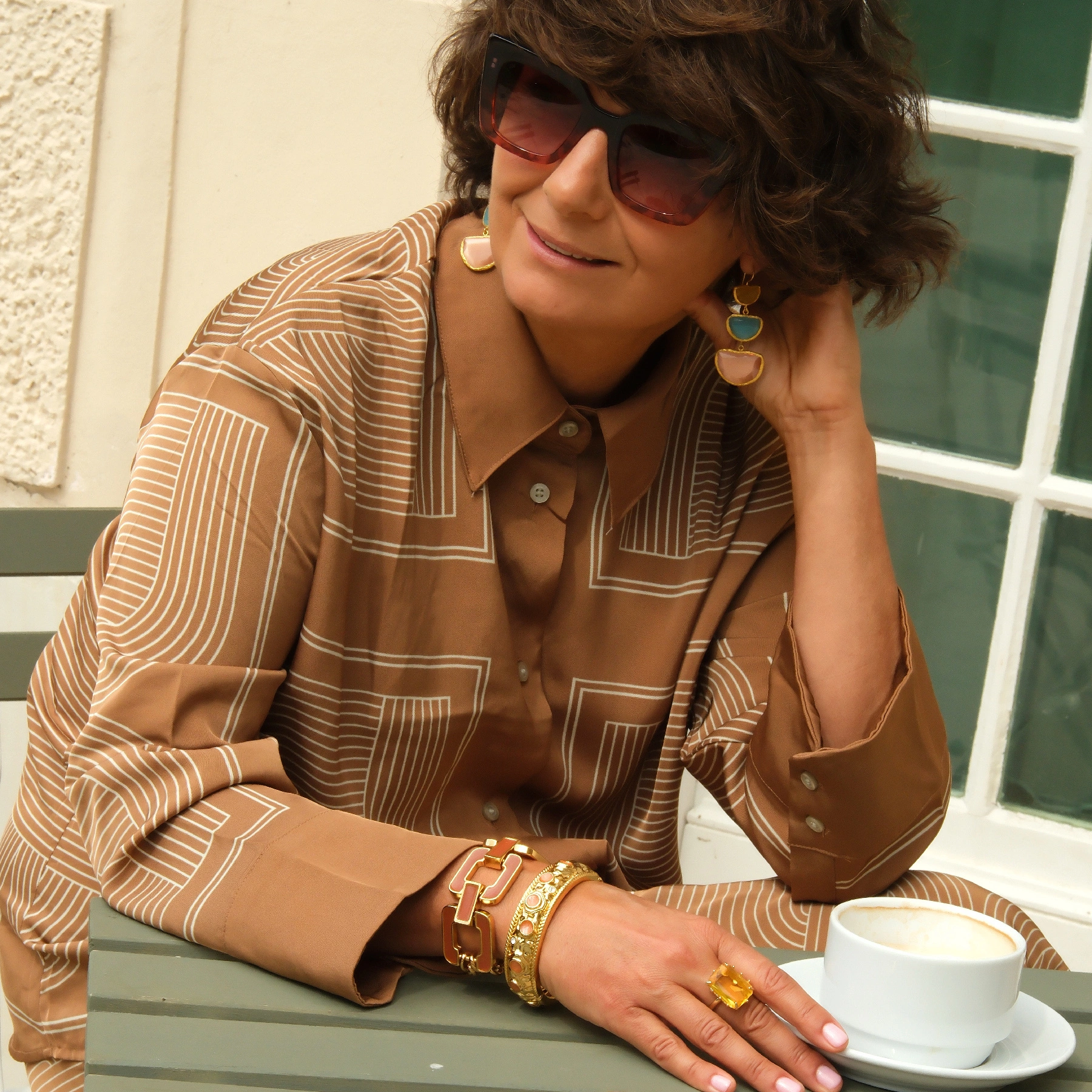 Pozłacane kolczyki wiszące z kolorowymi kryształami. TRZY ŻYCZENIA