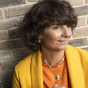 Pozłacane kolczyki kółka z kwadratowymi kryształkami. MONICA