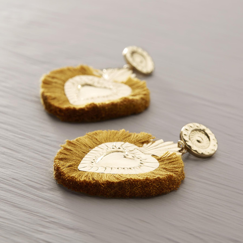 ME ENVUELVO EN ELLOS. Pendientes de corazones de oro