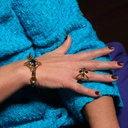 Duży kryształowy pierścionek w nowoczesnej formie. IDEALNY