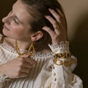 Ażurowe złote kolczyki łezki z czarnymi kryształkami. MÓJ CZAS