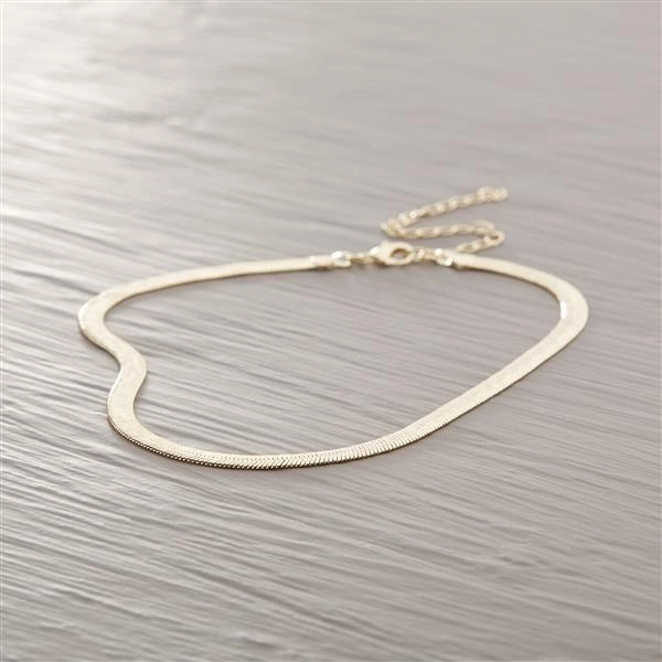 Krótki pozłacany naszyjnik z wężowego łańcuszka. MÓJ CZAS