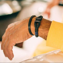 HACIA EL HORIZONTE. Pulsera negra de cuerda náutica