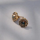 Złocone kolczyki z kryształami w kolorze szarego diamentu. SZARE REFLEKSY