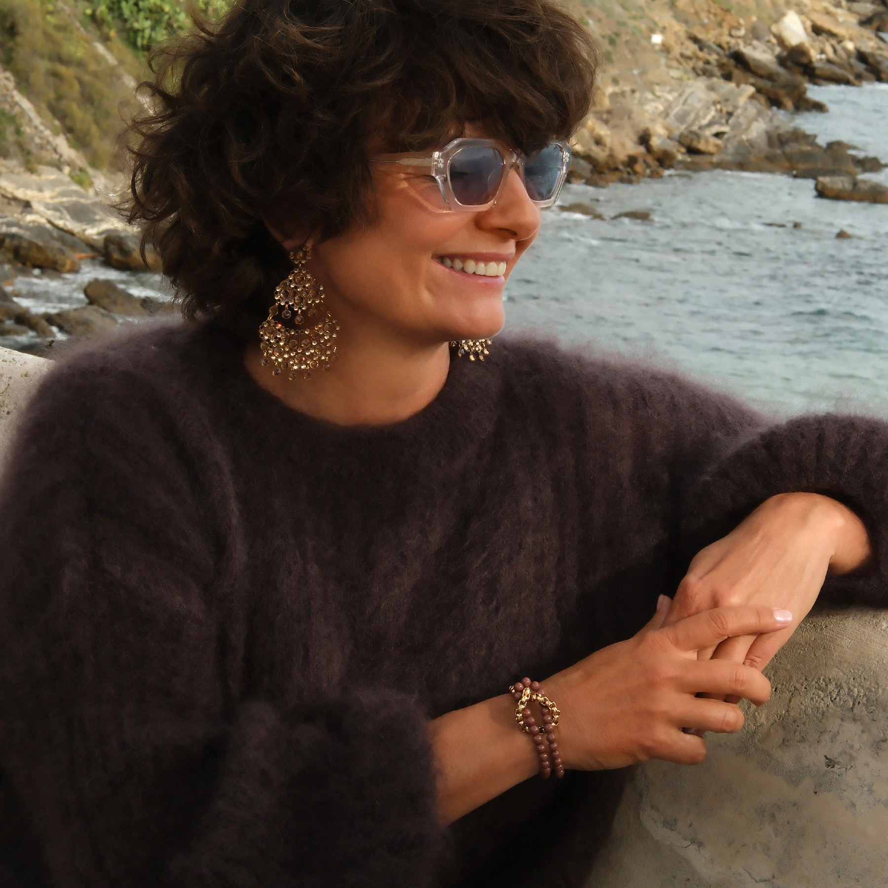 Bransoletka z brązowych koralików i łańcuszka. CHOCOLATE DULCE