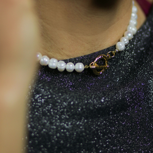 LIGERO Y CLÁSICO. Collar de perlas.
