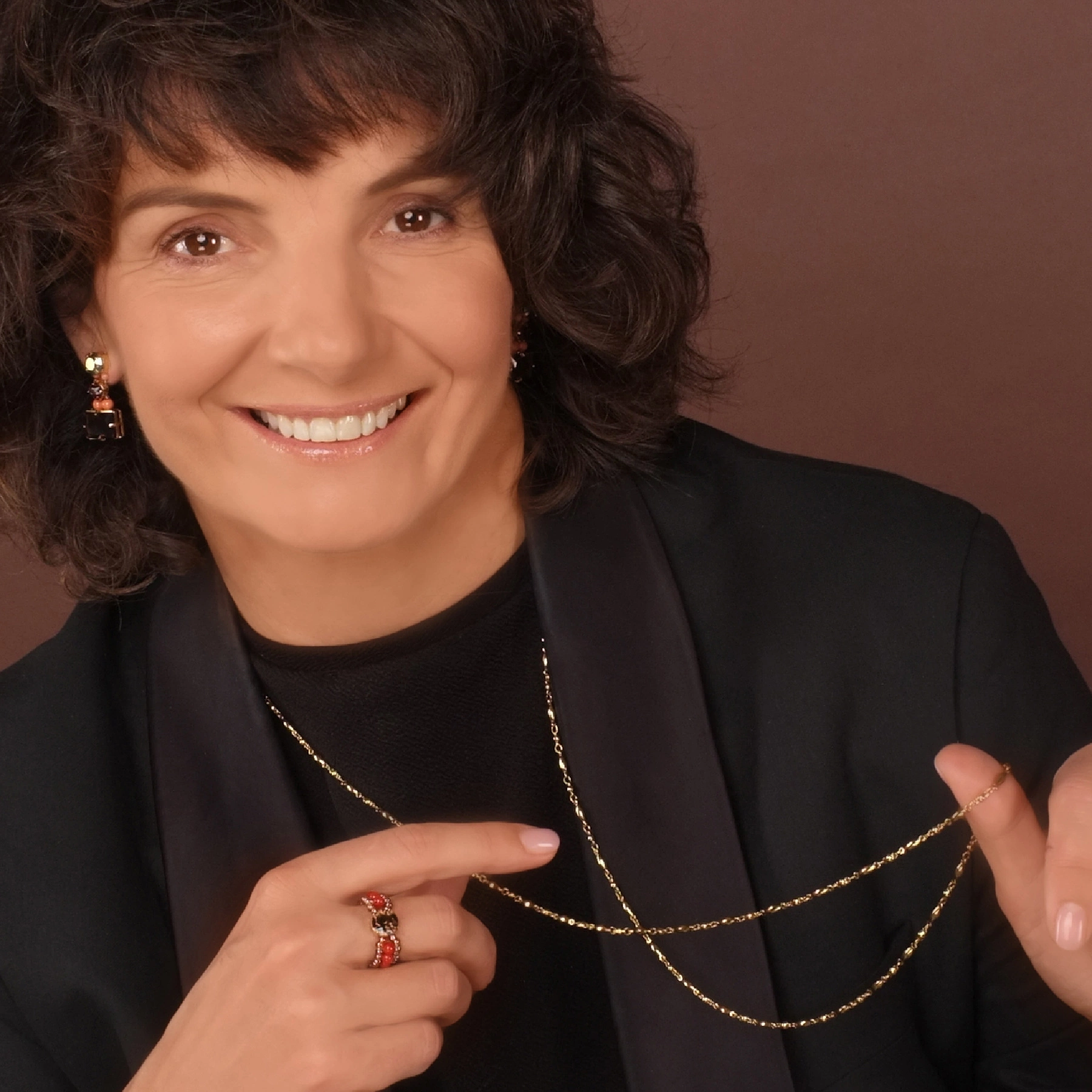 Pozłacane kolczyki z trzema kryształkami i koralikami. KASKADA BLASKU