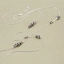 Długi naszyjnik na srebrnym łańcuszku z kryształkami. POWIEW WIATRU