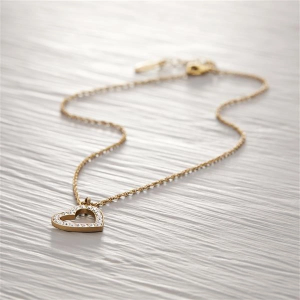 Krótki naszyjnik na łańcuszku z zawieszką sercem z cyrkoniami. KOCHANIE