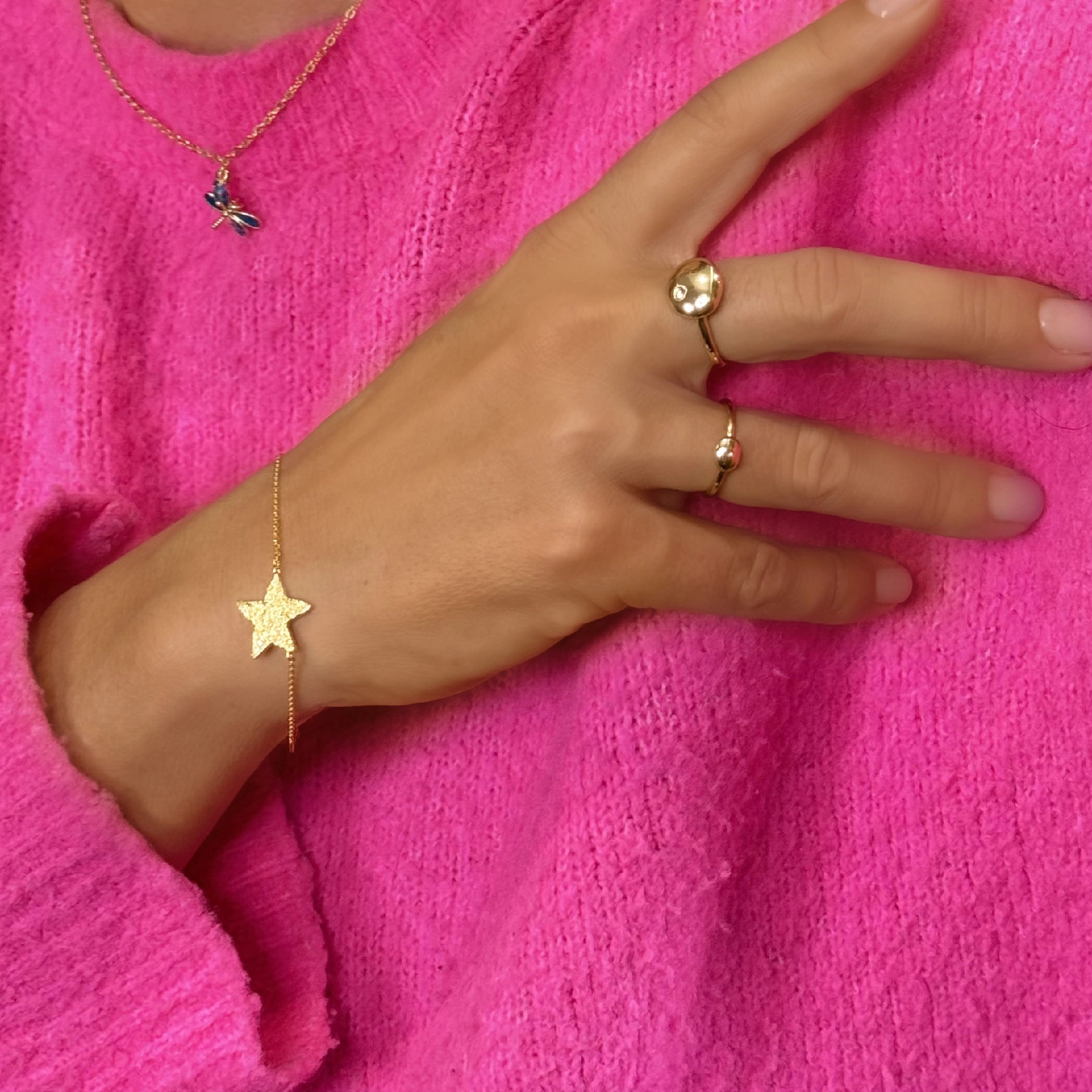 Krótki pozłacany naszyjnik z emaliowaną ważką. DODAJE SIŁY