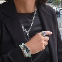 Posrebrzany pierścionek z fioletowym kryształem. KSIAŻĘCY