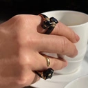 Pierścionek z głową czarnej pantery z cyrkoniami. DZIKA PRZYJEMNOŚĆ