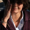 Kolczyki z motywem kwiatów z kryształami w tonie cabernet. LUCE DEL NORD