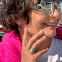 Złoty regulowany pierścionek pokryty zieloną oksydą. ZWINIĘTY LIŚĆ