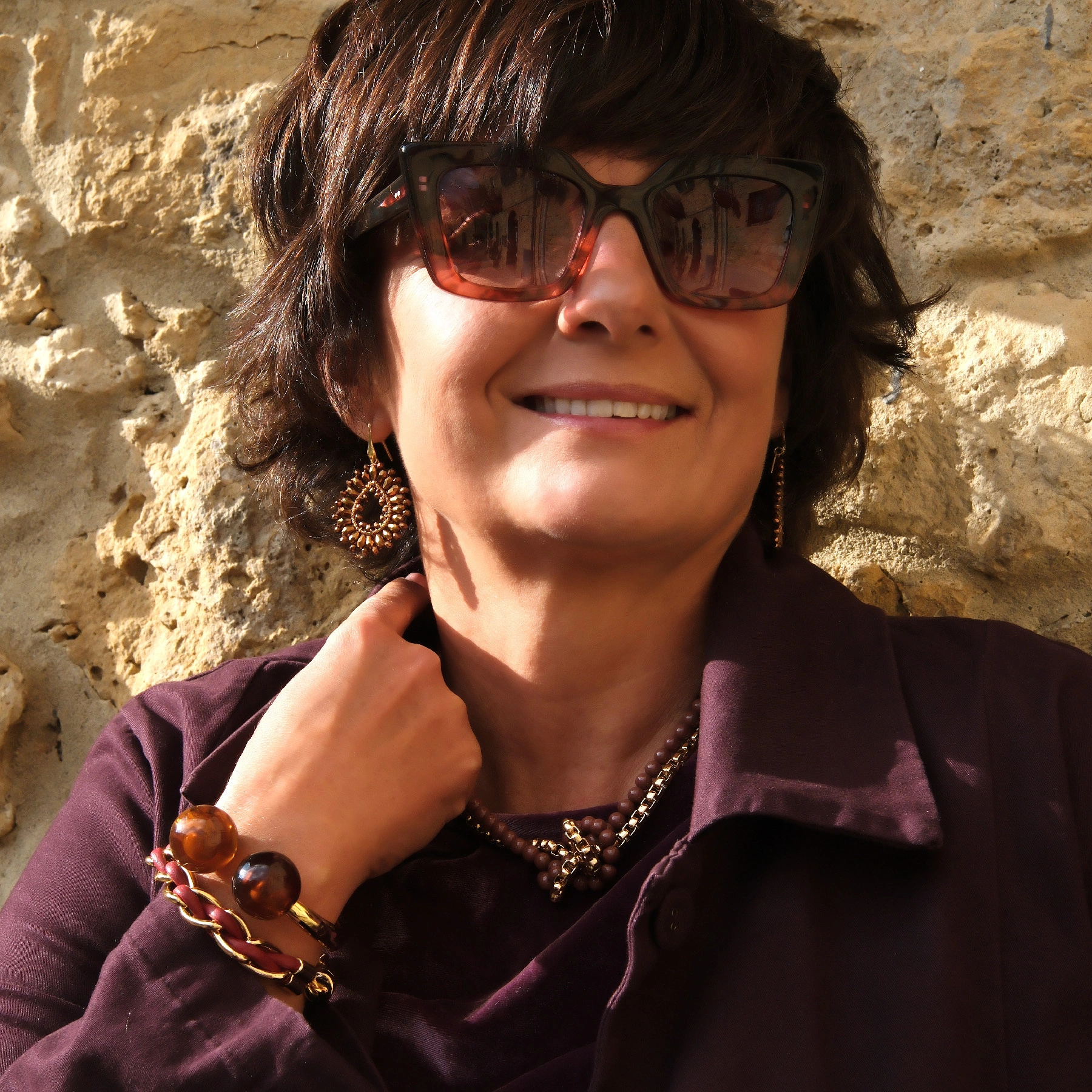 Złocona bransoletka z rzemykiem w tonie cabernet. VINO CABERNET