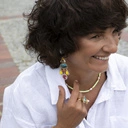 Krótki naszyjnik z zielonych koralików i białych perełek. NOIA