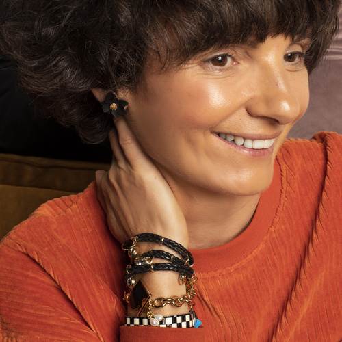 SUEÑO SOBRE RÍO. Pulsera con corazón negro