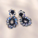 Kolczyki z kwiatem i kroplą z akrylowych płatków. DOTYK ROSY