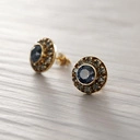 Małe okrągłe kolczyki z dekorem z kryształkami. MAŁE JEST PIĘKNE