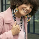 Wiszące kolczyki w formie serc z kwiatami i perłami. FANTAZJA