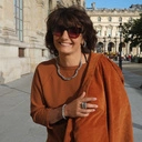 Posrebrzana nausznica bogato wysadzana kryształami. ZASKOCZ SIEBIE