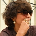 Pozłacana nausznica z perłą w oprawie z kryształków. Z WIZYTĄ U WENUS