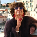 Sztywna bransoletka w formie kwadratu z beżowego akrylu. BEŻ SZANS