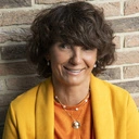 Pozłacane kolczyki kółka z kwadratowymi kryształkami. MONICA