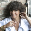 Krótki srebrno-złoty wisiorek z klatką z ptaszkiem. FRASZKA