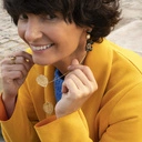 Duży pierścionek z niebieskim kryształem. NIEBIESKIE OCZY