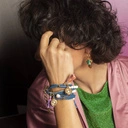 Bransoletka z ekoskóry z kryształowymi zawieszkami. DODA CI ENERGII