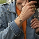 Pierścionek artystyczny skarabeusz, zdobiony emalią. WIECZNIE MŁODA