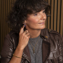 CÁLIDO - FRÍO. Pendientes debajo de la oreja