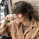 Złocona bransoletka z łańcucha przeplecionego sznurkiem. SZARY JEDWAB