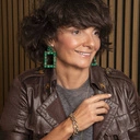 Naszyjnik z łańcuszka ozdobiony cyrkoniami. LEKKI