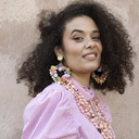 Wiszące kolczyki w formie serc z kwiatami i perłami. FANTAZJA