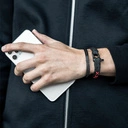 Czarno czerwona męska bransoletka z czarną szeklą. MOJE BMW